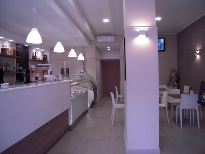 Bar Pausa Cafè - Barcellona P. di G.