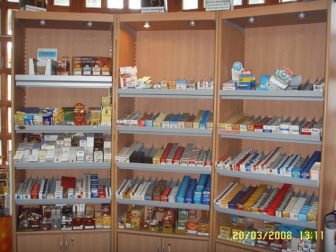 EDICOLA E RIVENDITA TABACCHI - SALINA