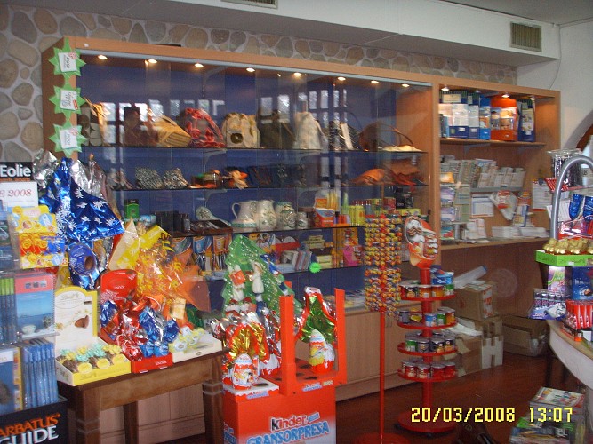 EDICOLA E RIVENDITA TABACCHI - SALINA